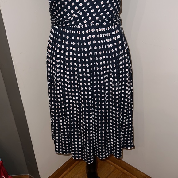 Ann Taylor Loft Dress, Dark Navy, White & Soft Peach. - Picture 4 of 10
